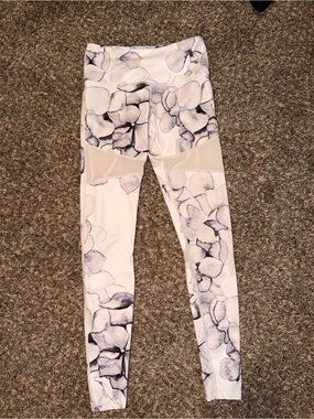 Athleta White Floral Print Leggings with Mesh Panels